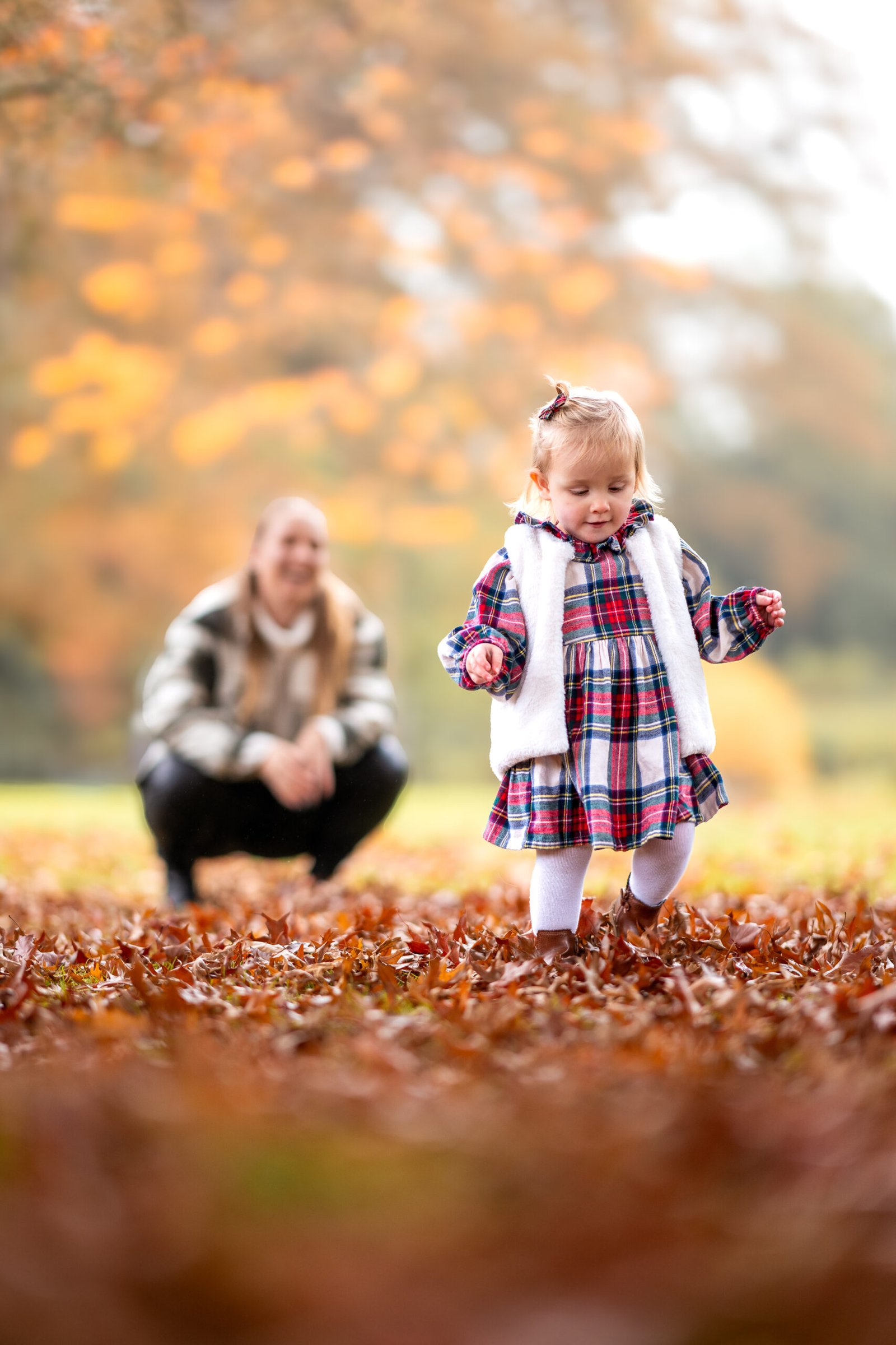 Mum and child in Autumn